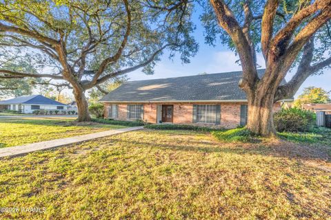 Photo of 201 Saxon Drive, Lafayette, LA 70508 (MLS # 2600000018)