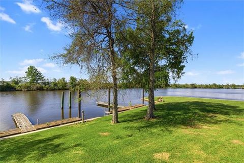 Photo of 31 Rue Du Sud Other, Madisonville, LA 70447 (MLS # NO2550718)