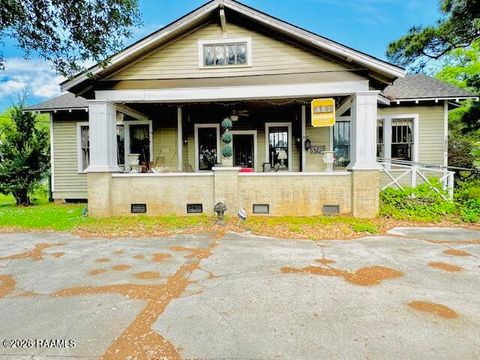 Photo of 822 S Main Street, Opelousas, LA 70570 (MLS # 2600003590)