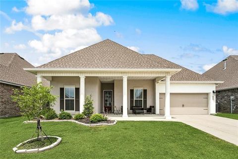 Photo of 5225 Peony Meadow Lane Ln, Slidell, LA 70461 (MLS # NO2542739)