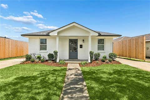 Photo of 433 Greenmount Drive DR #B, Metairie, LA 70005 (MLS # NO2561263)
