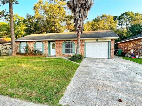 Photo of 128 Foxbriar Street St, Slidell, LA 70461 (MLS # NO2547498)
