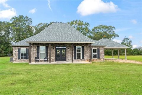 Photo of 21171 Simmons Road Rd, Franklinton, LA 70438 (MLS # NO2544867)
