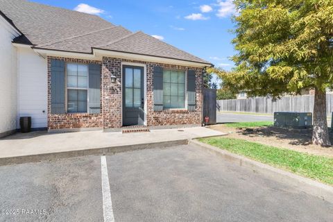 Photo of 133 Rue Argenteuil, Lafayette, LA 70506 (MLS # 2500004968) Photo of 133 Rue Argenteuil, Lafayette, LA 70506 (MLS # 2500004968)