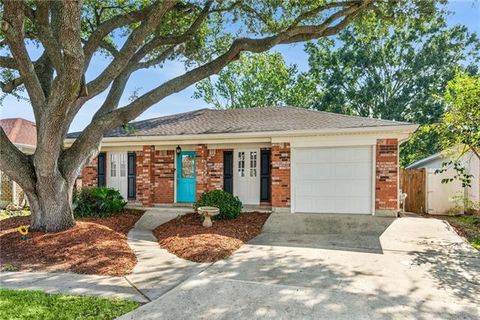 Photo of 2772 Ridgefield Road Rd, Gretna, LA 70056 (MLS # NO2541511)