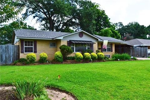 Photo of 1507 Plantation Drive DR, Alexandria, LA 71301 (MLS # CN2561742)