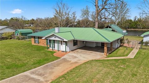 Photo of 350 Riverview Drive Dr, Natchez, LA 71456 (MLS # CN2546470)