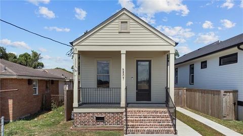 Photo of 5807 Royal Street St, New Orleans, LA 70117 (MLS # NO2542909)