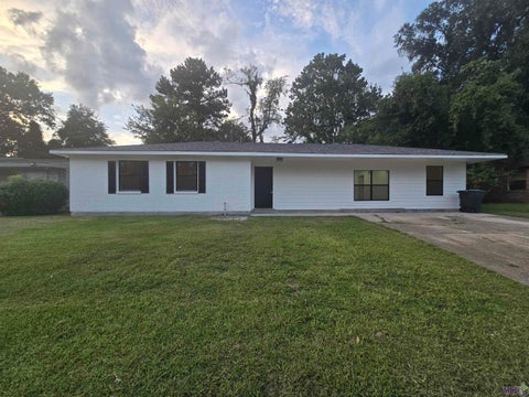 Photo of 6757 Myrtlewood Dr Dr, Baton Rouge, LA 70812 (MLS # BR2026013125)