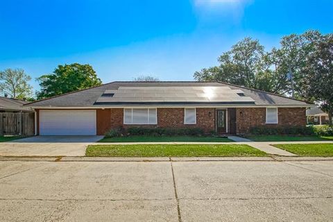 Photo of 1501 Edenborn Avenue Ave, Metairie, LA 70001 (MLS # NO2549272)