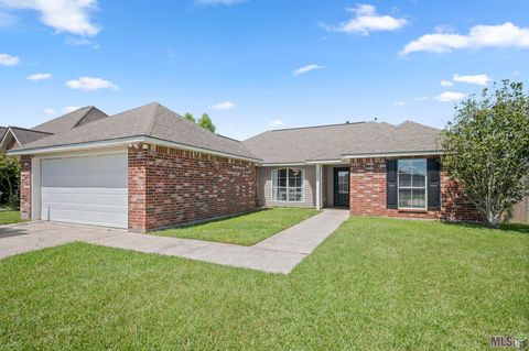 Photo of 36025 Portsmouth Dr Dr, Denham Springs, LA 70706 (MLS # BR2026013551)