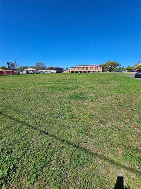 Photo of W Court Street, Winnfield, LA 71483 (MLS # CN2547595)