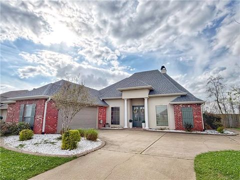 Photo of 149 Saint Andrews Drive, Alexandria, LA 71303 (MLS # CN2546995)