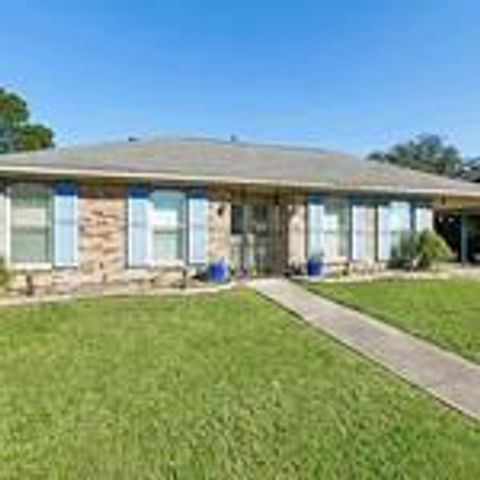 Photo of 7031 Morrison Road Rd, New Orleans, LA 70126 (MLS # NO2546700)