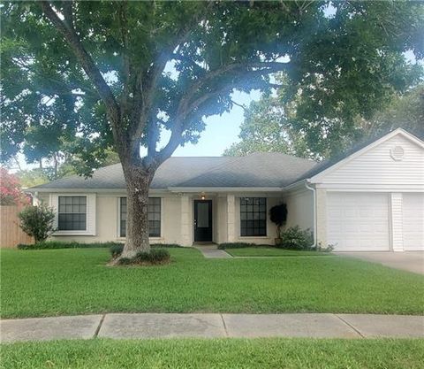 Photo of 812 N Lake Verret Court Ct, Slidell, LA 70461 (MLS # NO2545086)
