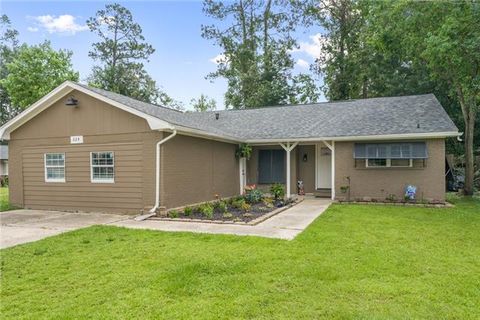 Photo of 224 E Queens Drive Dr, Slidell, LA 70458 (MLS # NO2557400)