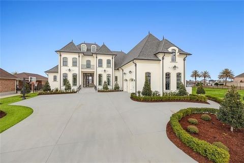 Photo of 1085 Lakeshore Boulevard Blvd, Slidell, LA 70461 (MLS # NO2560554)