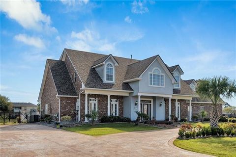 Photo of 3633 Lake Michel Court Ct, Gretna, LA 70056 (MLS # NO2548864)