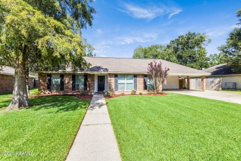 Photo of 905 Broadmoor Boulevard, Lafayette, LA 70503 (MLS # 2600005702)