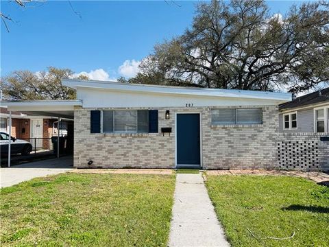 Photo of 207 N Woodlawn Avenue Ave, Metairie, LA 70001 (MLS # NO2547603)