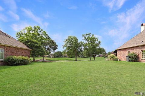 Photo of 19371 Garden Lake Ct Ct, Saint George, LA 70809 (MLS # BR2026004471)