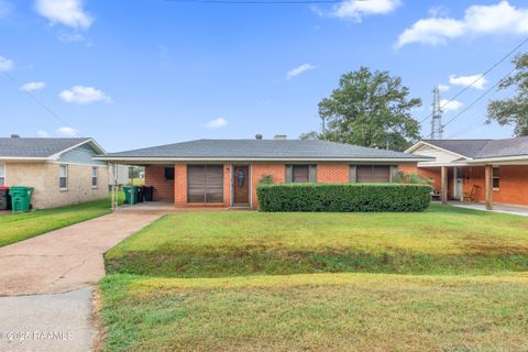 Photo of 213 Belle Homme Drive, Lafayette, LA 70506 (MLS # 2500005824)