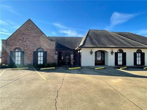Photo of 812 Versailles Boulevard Blvd #A, Alexandria, LA 71303 (MLS # CN2557892)