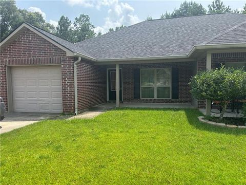Photo of 42181 Pimlott Street St #B, Ponchatoula, LA 70454 (MLS # NO2564870)