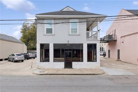 Photo of 8228 Oak Street St, New Orleans, LA 70118 (MLS # NO2546959)