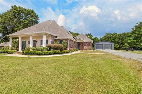 Photo of 640 Tartan Trace Trce, Covington, LA 70435 (MLS # NO2571959)