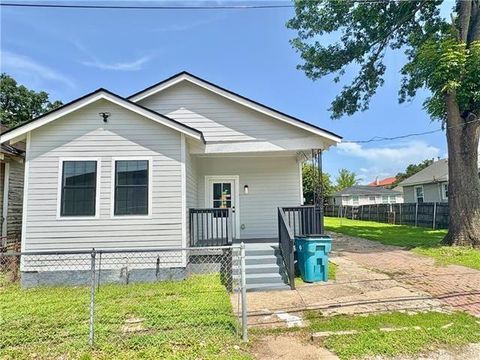 Photo of 536 Avenue D, Westwego, LA 70094 (MLS # NO2554949)