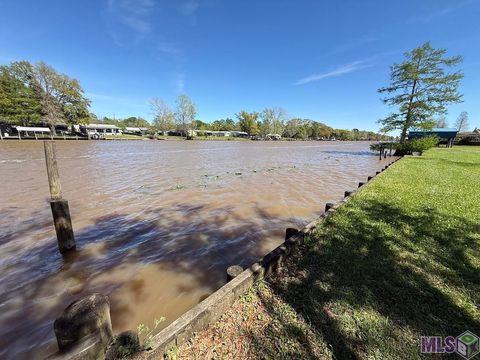 Photo of 13224 Bayou Terrace Dr Rd, St. Amant, LA 70774 (MLS # BR2026004770)