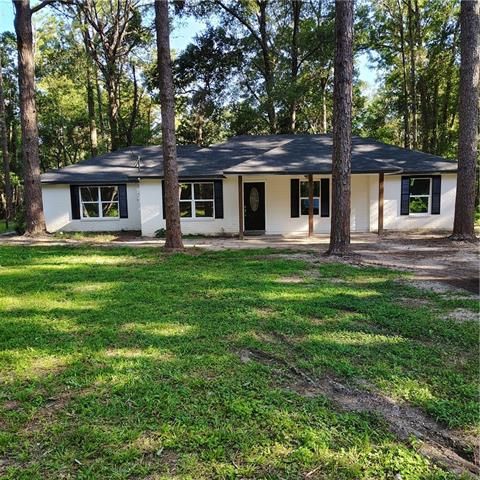 Photo of 21216 Gardenia Street St, Covington, LA 70435 (MLS # NO2565614)