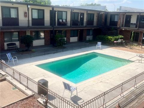 Photo of 6901 Veterans Boulevard Blvd, Metairie, LA 70003 (MLS # NO2545220)