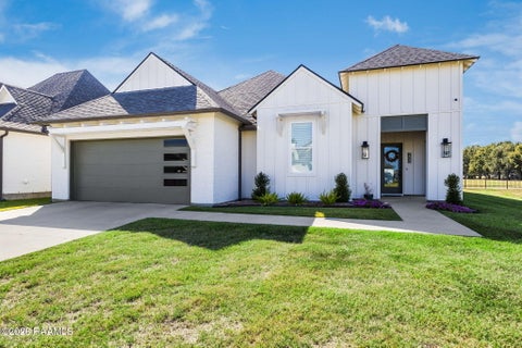 Photo of 200 Sunshine Rise Drive, Broussard, LA 70518 (MLS # 2600009812)