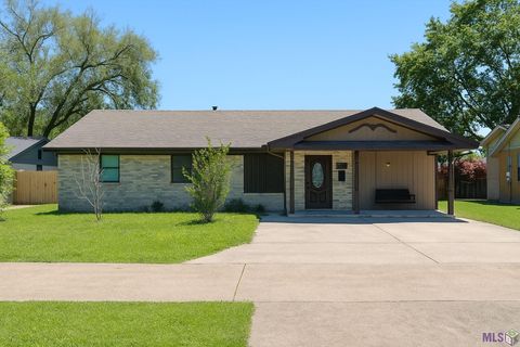 Photo of 212 Everette Drive Dr, Houma, LA 70364 (MLS # BY2026003375)