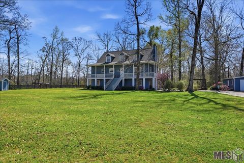 Photo of 18911 Tall Oaks Ct Ct, Baton Rouge, LA 70817 (MLS # BR2026004371)