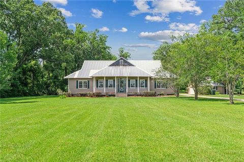 Photo of 1862 La Highway 22, Madisonville, LA 70447 (MLS # NO2545253)