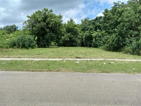 Photo of 2518 Flood Street St, New Orleans, LA 70117 (MLS # NO2548056)