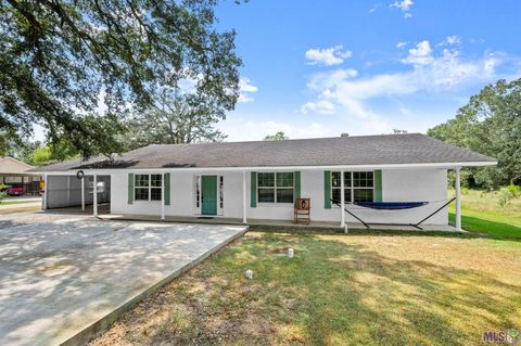 Photo of 17805 Greenwell Springs Rd Rd, Greenwell Springs, LA 70739 (MLS # BR2026006154)