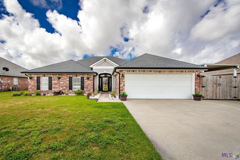 Photo of 1025 Rebecca Dr Dr, Houma, LA 70360 (MLS # BY2026004098)