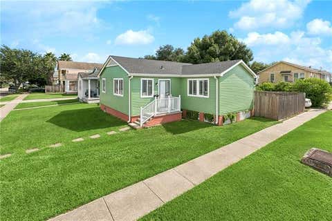Photo of 6001 Warrington Drive Dr, New Orleans, LA 70122 (MLS # NO2572665)