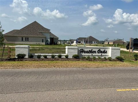 Photo of 142 Sophia Drive, Luling, LA 70070 (MLS # NO2559507)
