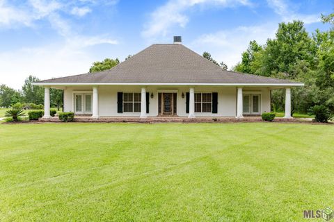 Photo of 7105 Port Hudson Pride Rd RD, Zachary, LA 70791 (MLS # BR2026011213)