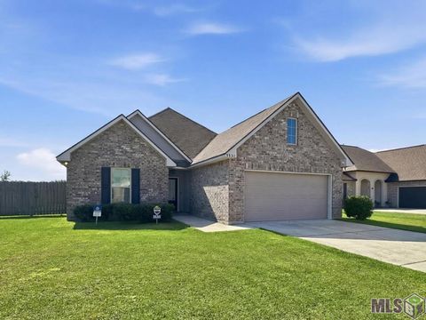 Photo of 8880 Providence Dr Dr, Denham Springs, LA 70726 (MLS # BR2026005352)