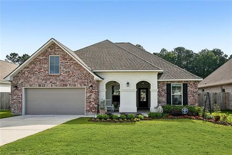 Photo of 2042 Gabriel Drive Dr, Covington, LA 70435 (MLS # NO2556891)
