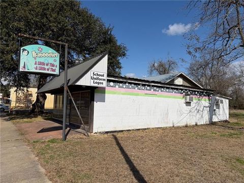 Photo of 2011 Leglise Street, Mansura, LA 71350 (MLS # CN2542751)