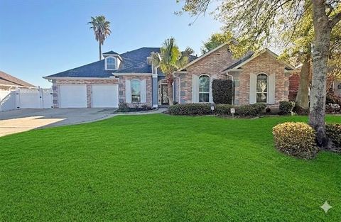 Photo of 1113 Clipper Drive Dr, Slidell, LA 70458 (MLS # NO2548819)