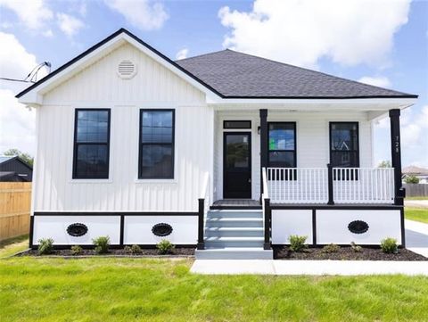 Photo of 728 5th Avenue Ave, Harvey, LA 70058 (MLS # NO2553486)