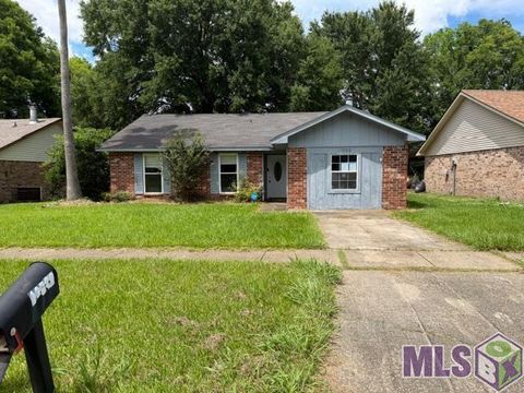 Photo of 13722 Rampart Ct Ct, Baton Rouge, LA 70810 (MLS # BR2026009890)